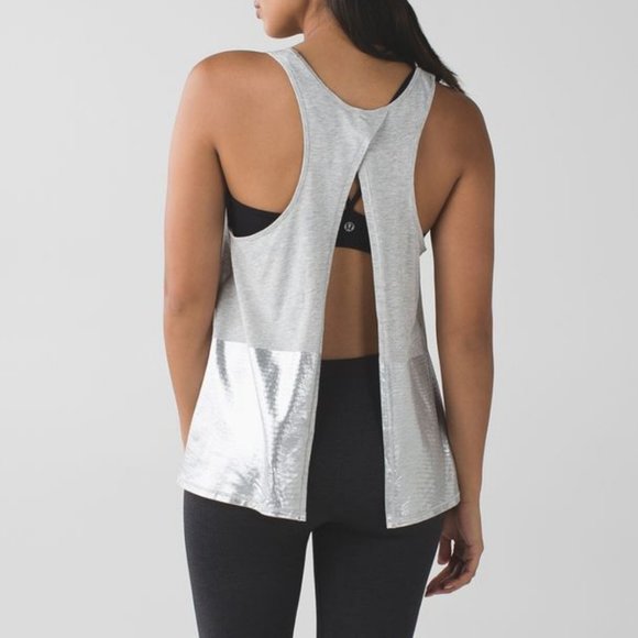 Lululemon All Tied Up Tank Scoop in Heathered Light Grey Size 8 - Picture 4 of 5